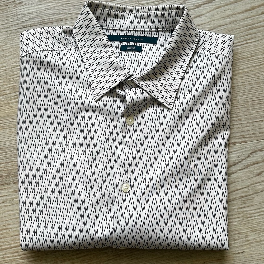 Perry Ellis Men's White and Black Patterned Shirt M